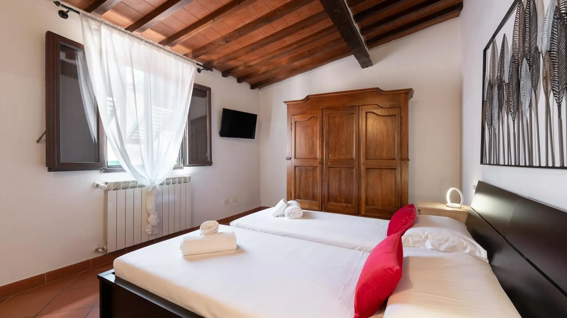 Senese 38 - Keys Of Italy Apartman Firenze 0*,
